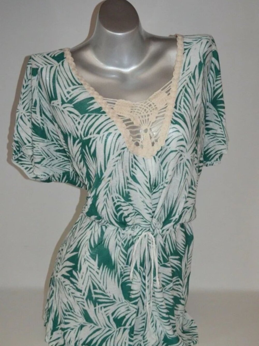 Brand New Victoria's Secret/ Moda International Cover-up size Medium/Large